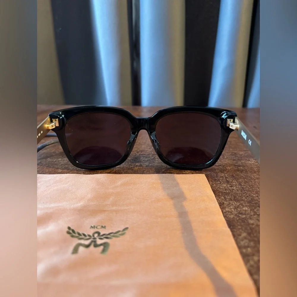 New MCM 658 San Sunglasses with crossbody case/pouch